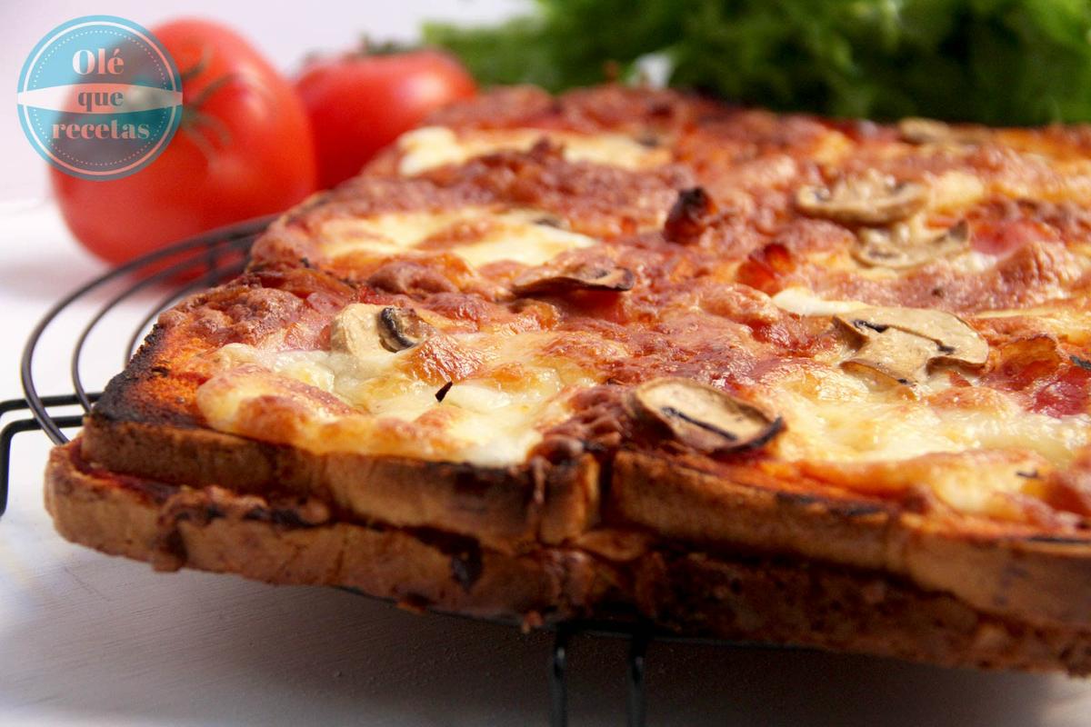 Pizza de pan de molde