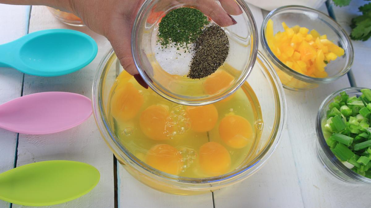 receta facil de huevos al horno con jamón y queso