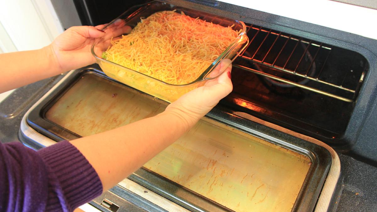 receta de huevos horneados en tortilla con queso