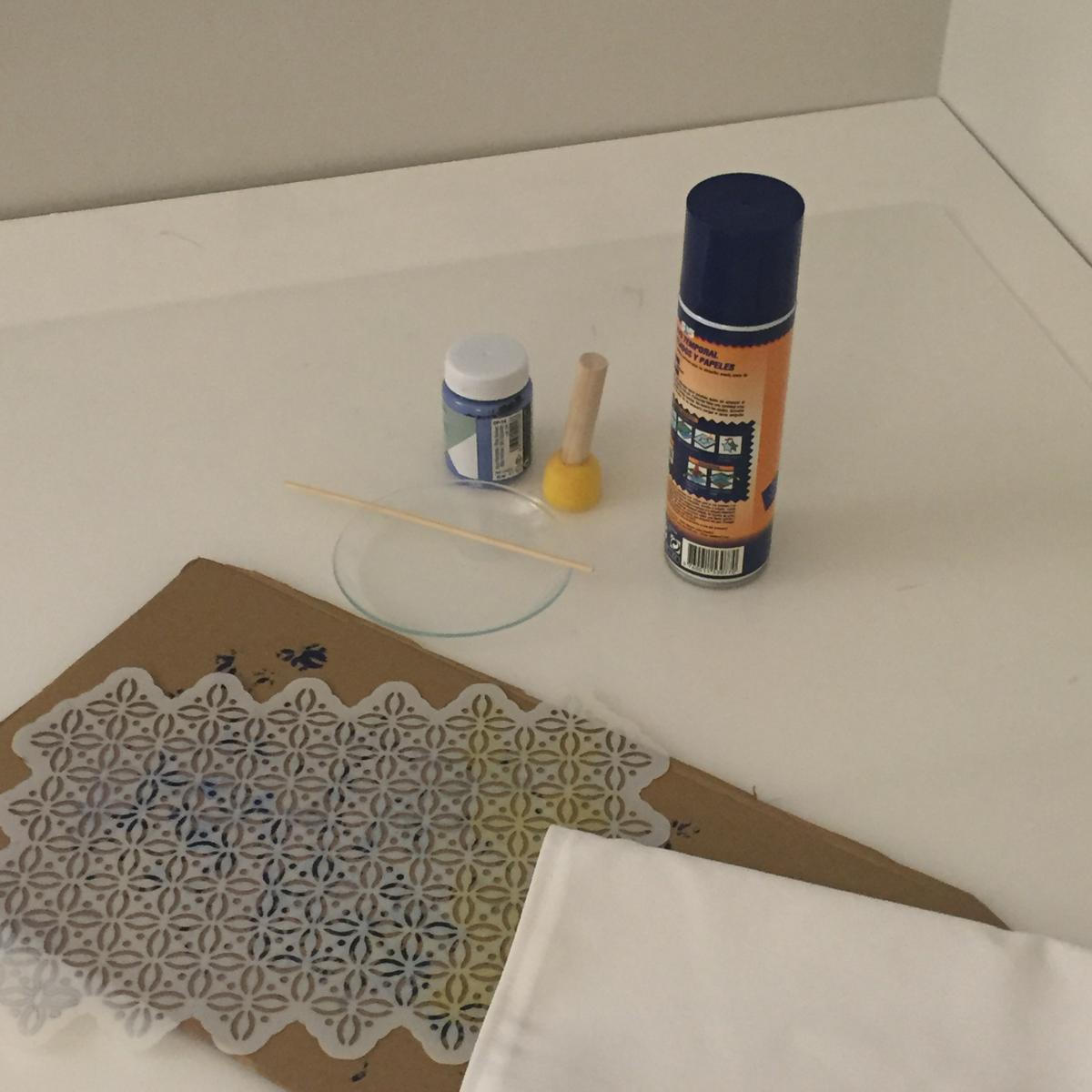 01-diy_pintar_cojines_chalkpaint_-material_necesario