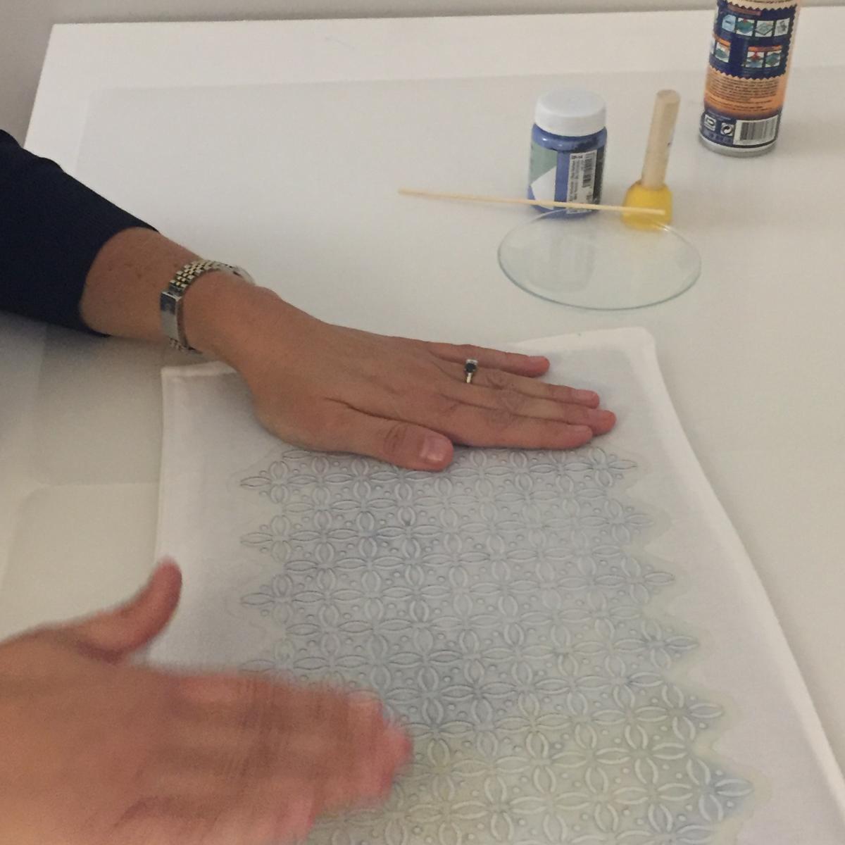 04-diy_pintar_cojines_chalkpaint_fijamos_plantilla