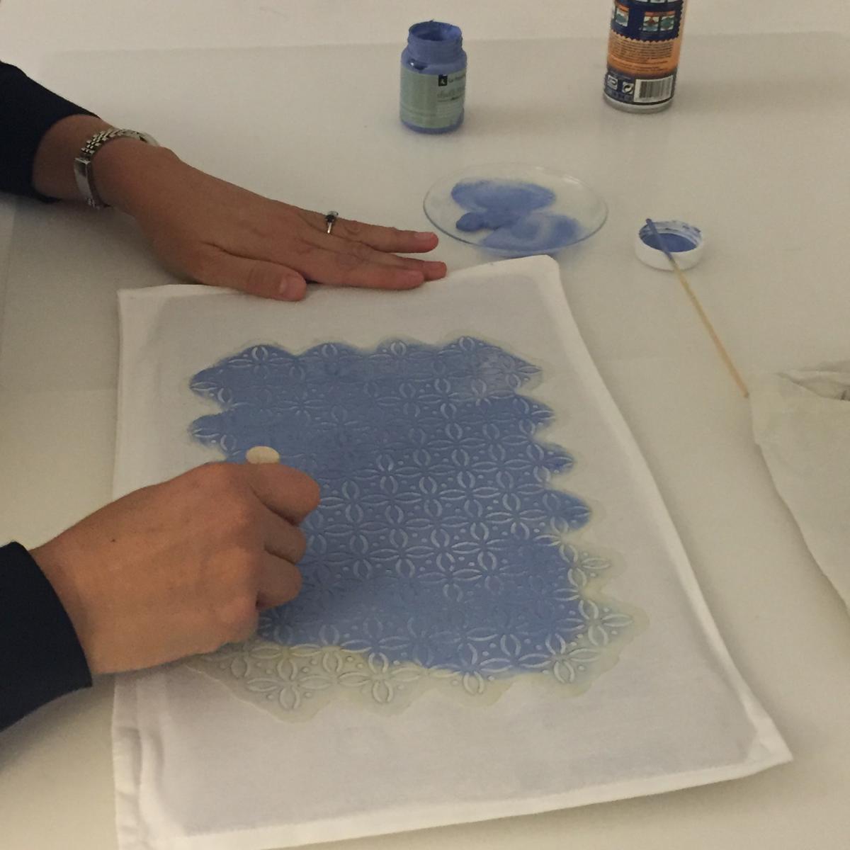 08-diy_pintar_cojines_chalkpaint_cubrimos_todo