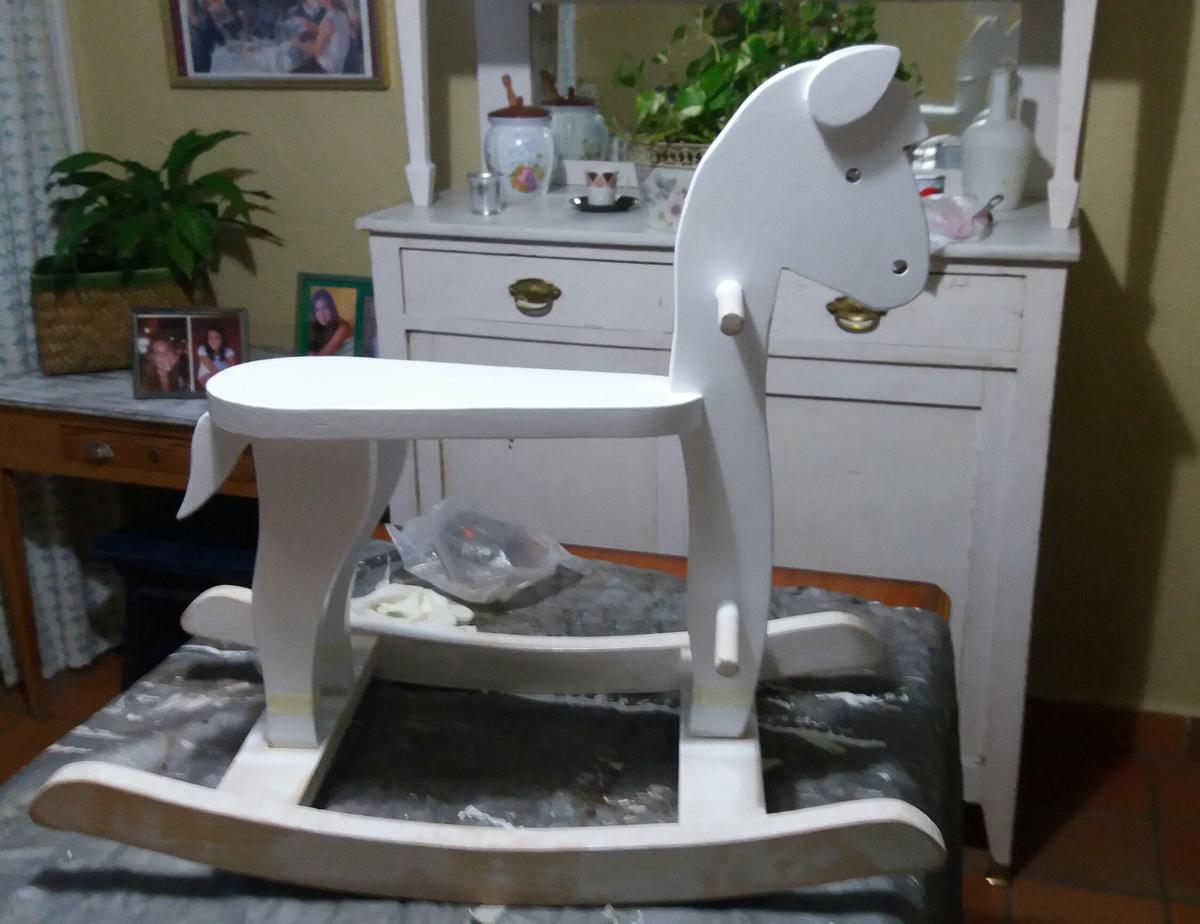 Restauración caballo de madera