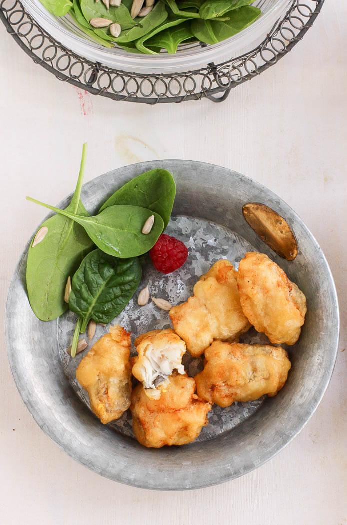Tempura de cerveza con merluza por Pintando las nubes