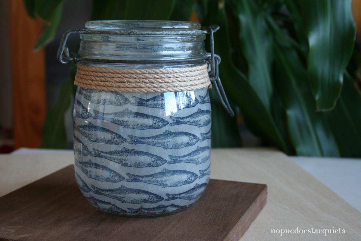Tarro de cristal decorado con decoupage. Peces. Marinero. Cuerda. Servilleta. DIY.Tarro de cristal decorado con decoupage. Peces. Marinero. Cuerda. Servilleta. DIY.