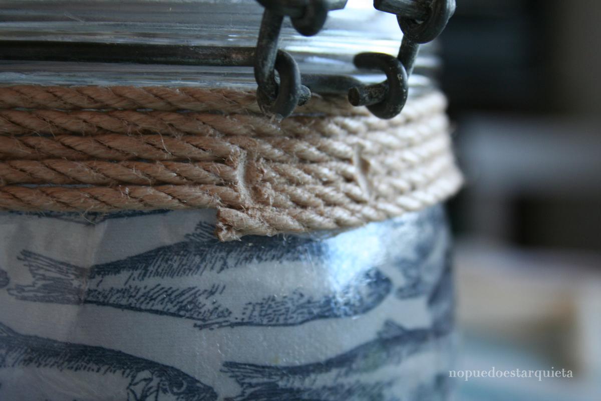 Tarro de cristal decorado con decoupage. Peces. Marinero. Cuerda. Servilleta. DIY.