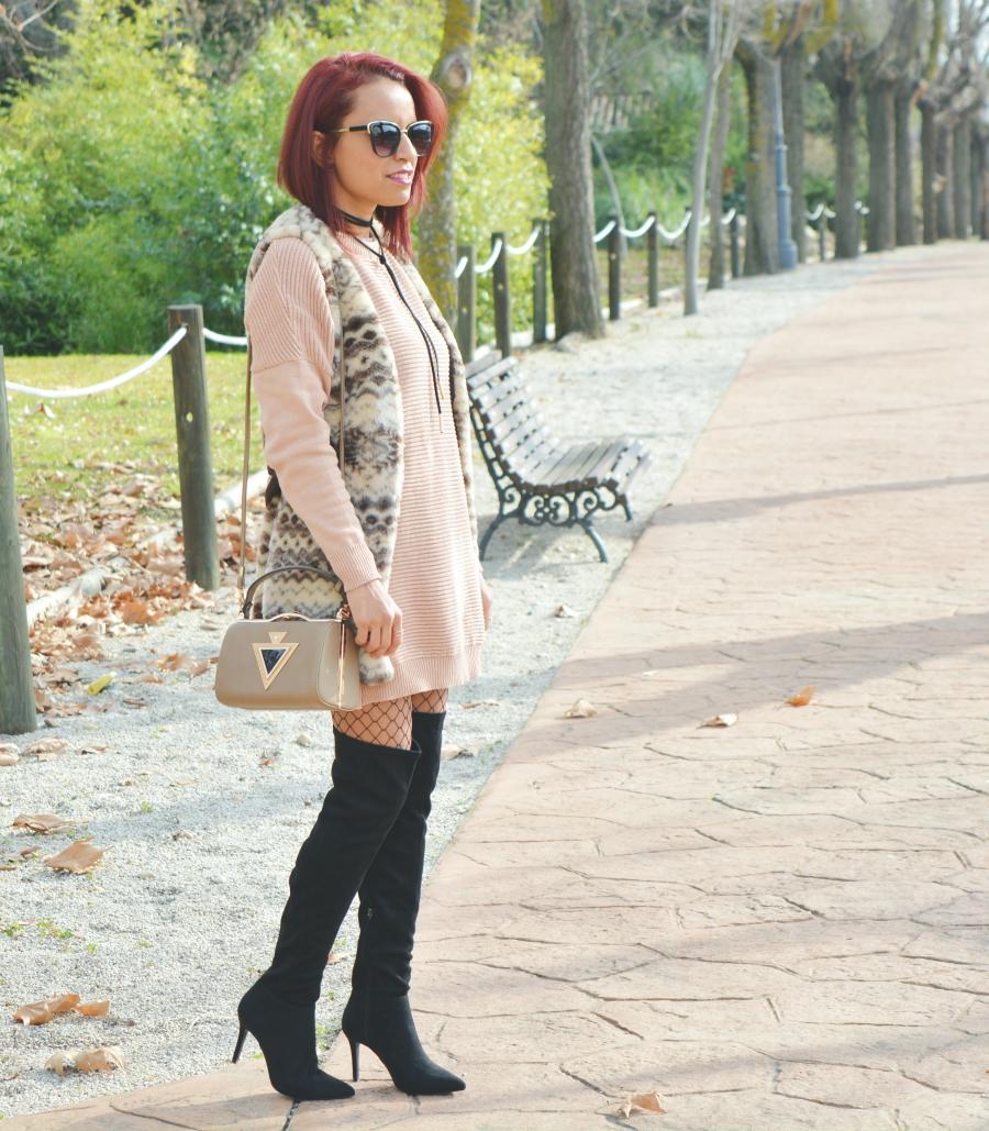 look-con-medias-de-rejilla-4