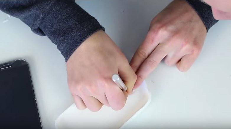 como hacer tu propia carcasa para el móvil 6