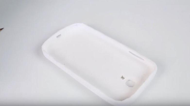 como hacer tu propia carcasa para el móvil 9