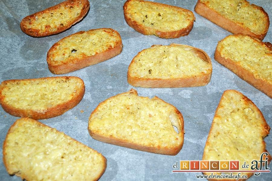 Pan de ajo gratinado, meter al horno hasta que quede dorado