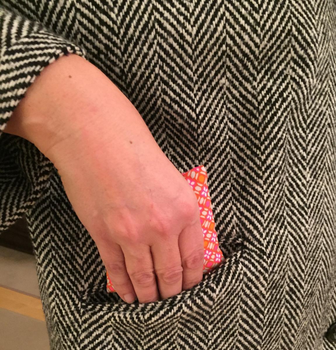 18-calientamanos_tela_arroz_metmos_bolsillo