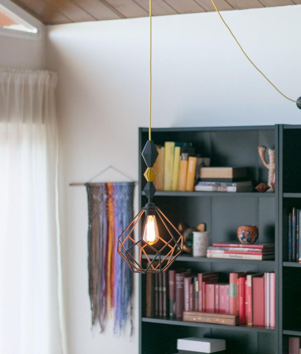 Lámpara geométrica DIY, visto en "I am a Mess Blog"