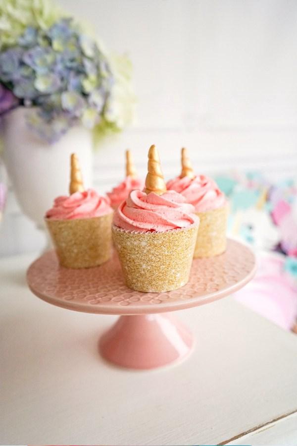 http://karaspartyideas.com/2016/12/pastel-unicorn-birthday-party.html