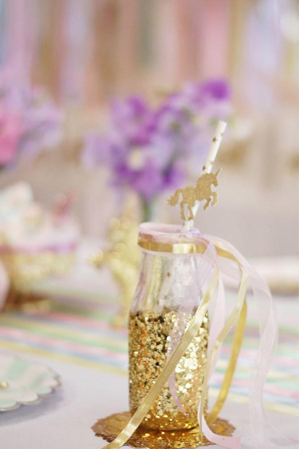 http://karaspartyideas.com/2016/09/magical-magic-is-four-real-unicorn-birthday-party.html