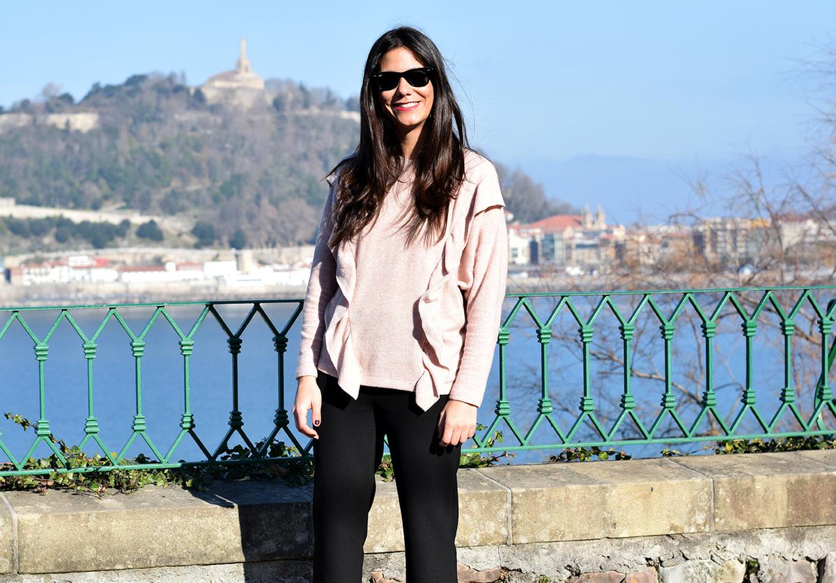 pantalones con volantes moda looks