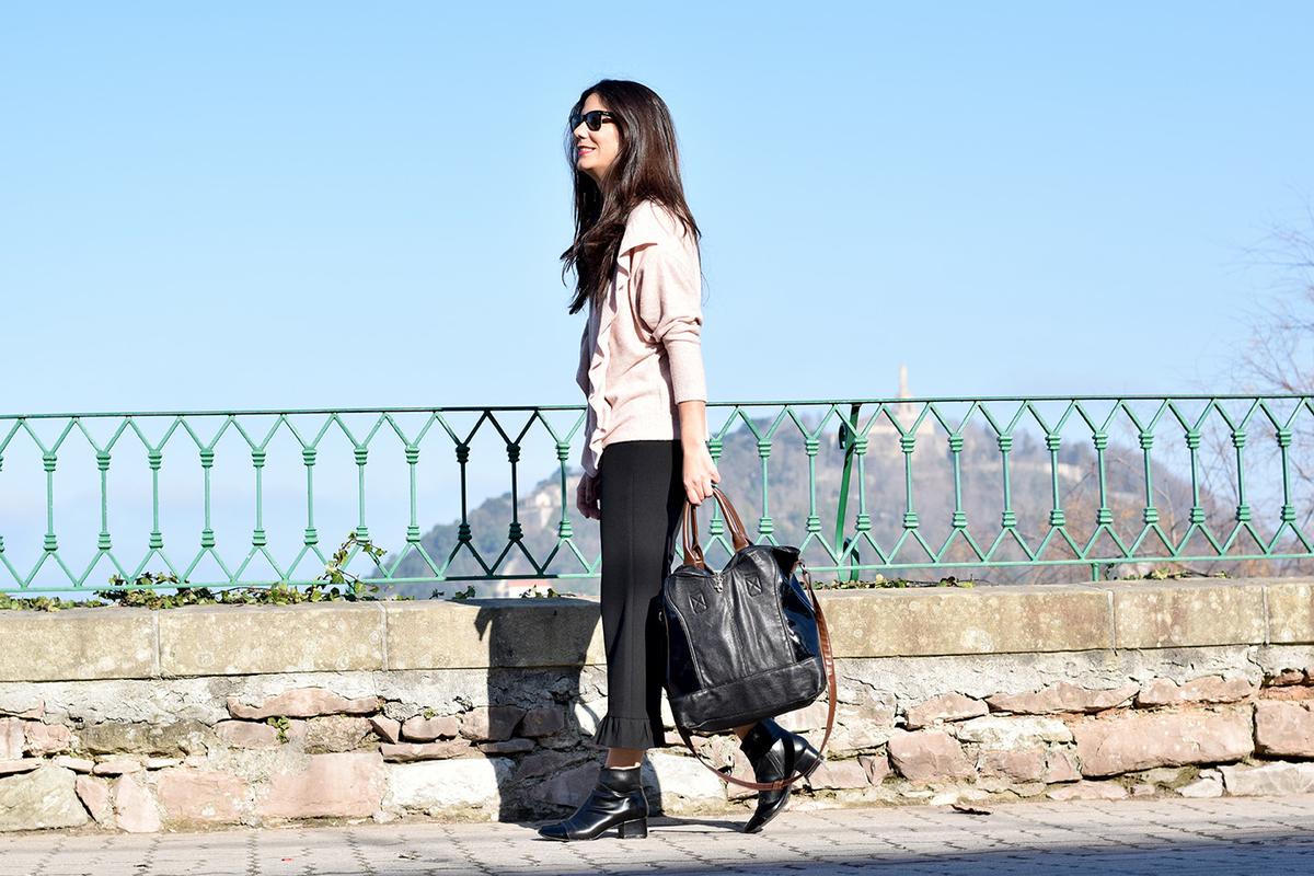 look con jersey con volantes street style