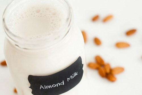 leche de almendras receta beneficios