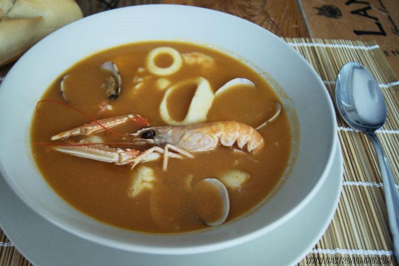 sopa de pescado y marisco