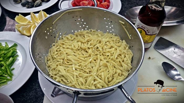 Cómo hacer tallarines estilo chino