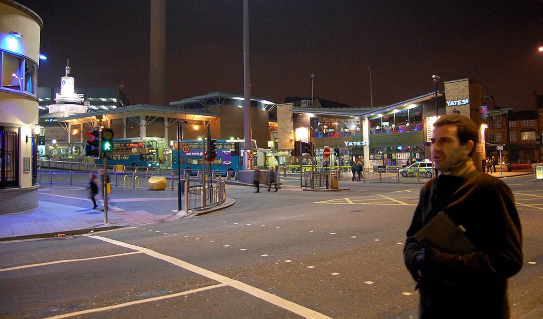Juan Castro, helado de frío en Liverpool