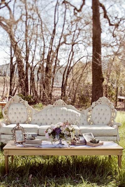 EDISEE_La-boda-con-Diana-Feldhaus_decoración-boda-sofá-chaby-chic-Wedding (2)