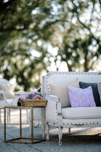 EDISEE_La-boda-con-Diana-Feldhaus_decoración-boda-sofá-chaby-chic-Wedding (18)