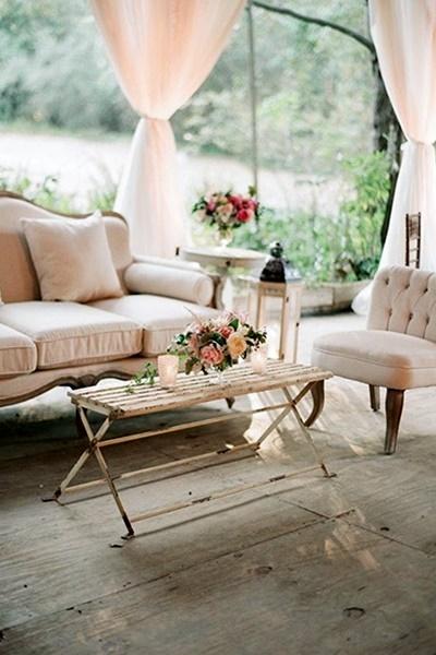 EDISEE_La-boda-con-Diana-Feldhaus_decoración-boda-sofá-chaby-chic-Wedding (29)
