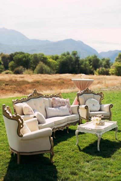 EDISEE_La-boda-con-Diana-Feldhaus_decoración-boda-sofá-chaby-chic-Wedding (32)