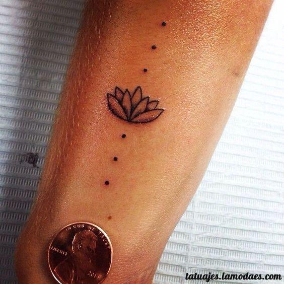 20 pequeños y adorables tatuajes de flores para mujeres | Belleza 20 pequeños y adorables tatuajes de flores para mujeres | Belleza