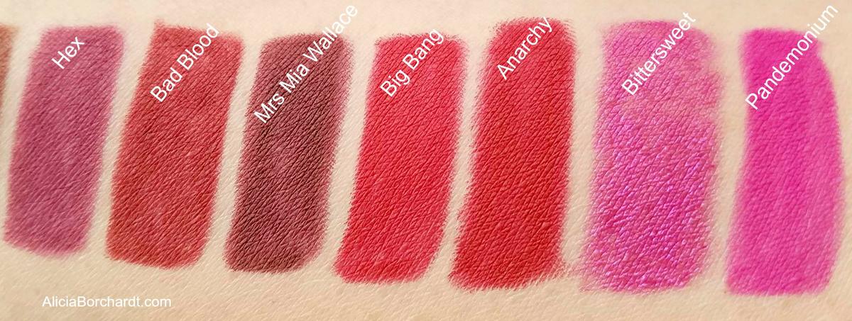Delineadores 24/7 URBAN DECAY SWATCHES