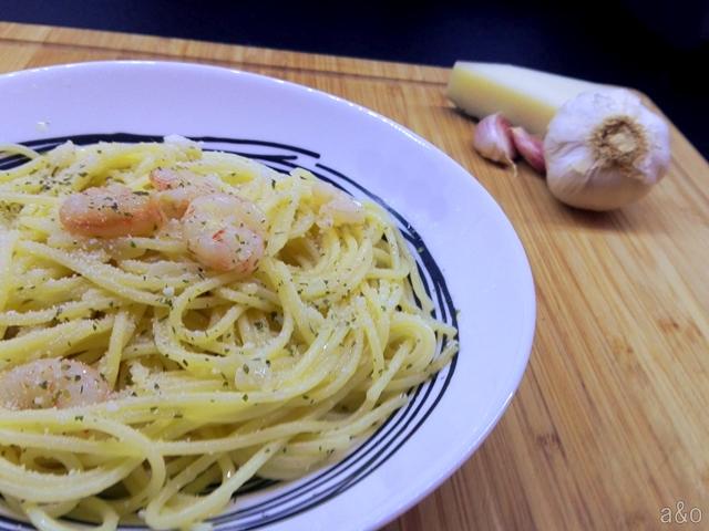 Espaguetis con gambas al ajillo.