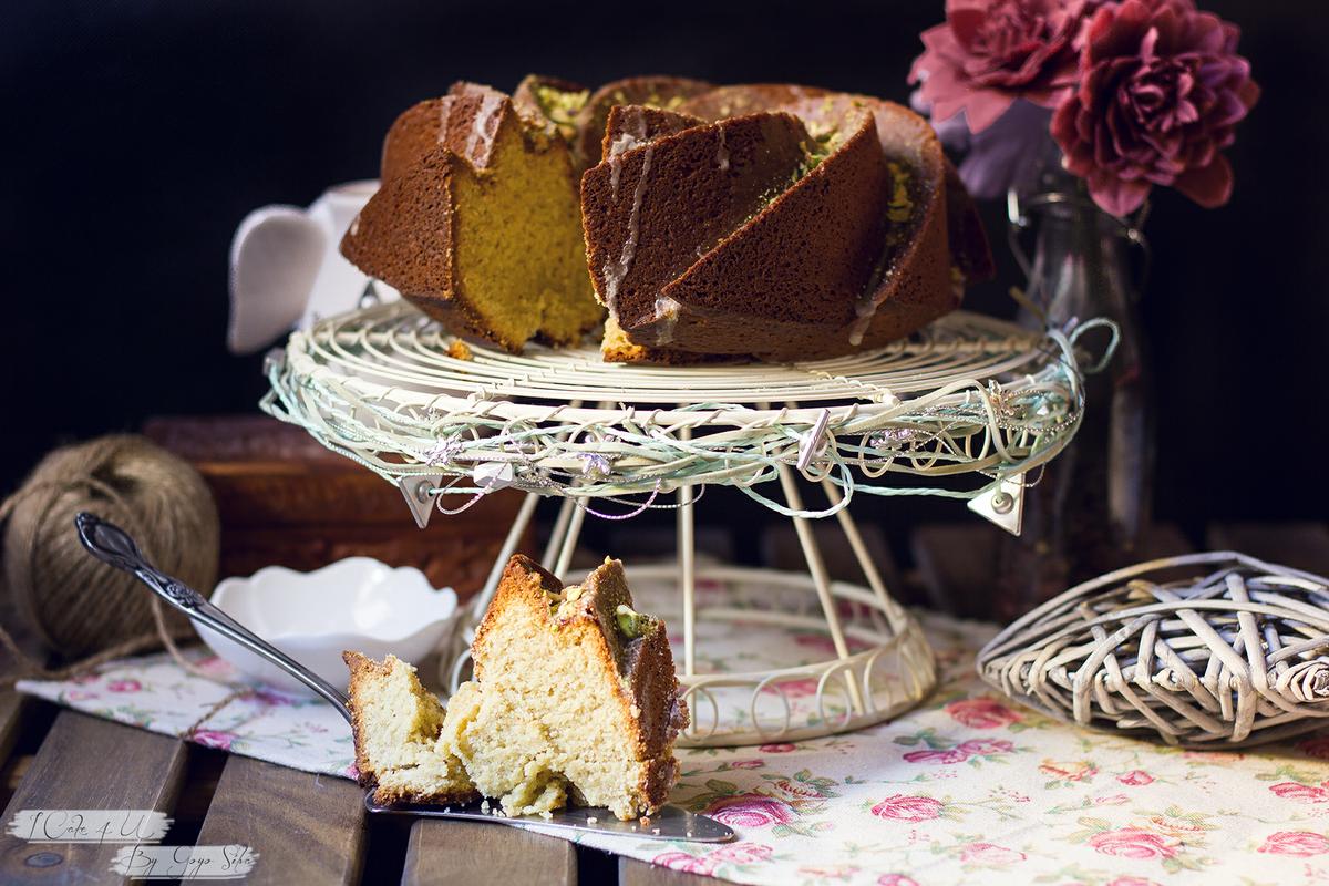 Bundt Cake de Pistacho y Chocolate Blanco