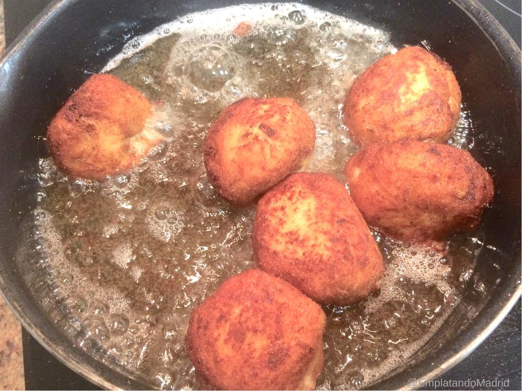 Freímos las bombas en aceite
