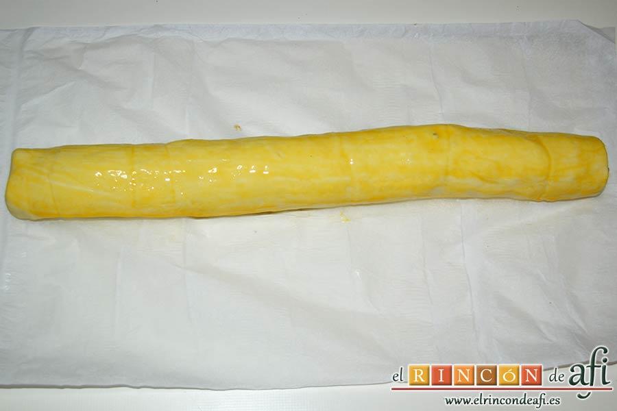 Caracolas de canela, pintar por todas partes con yema de huevo ligeramente batida