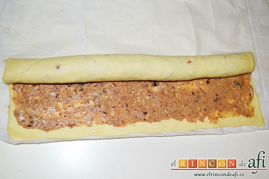 Caracolas de canela, seguir enrollando con cuidado