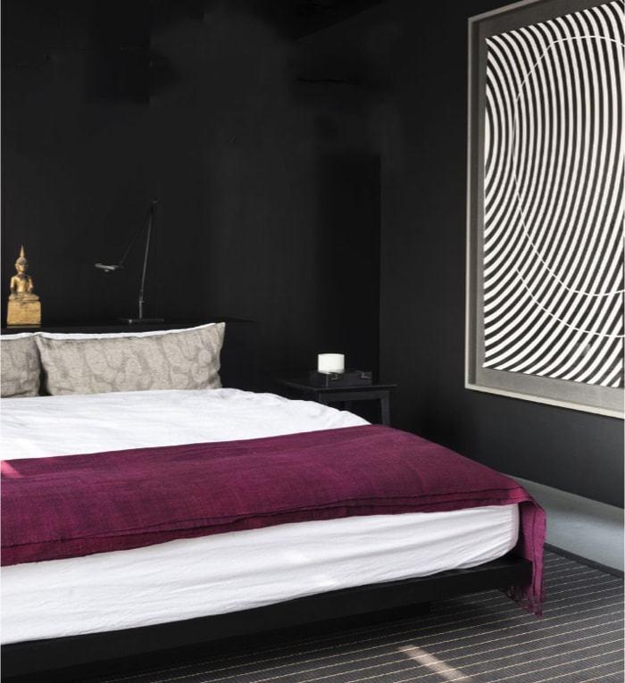 Casoplón 1.200m2 - dormitorio principal en negro