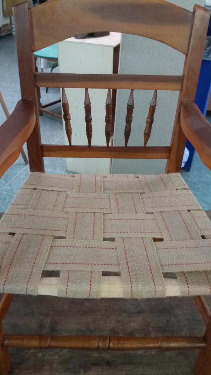 coloqué los palos nuevos del asiento y...