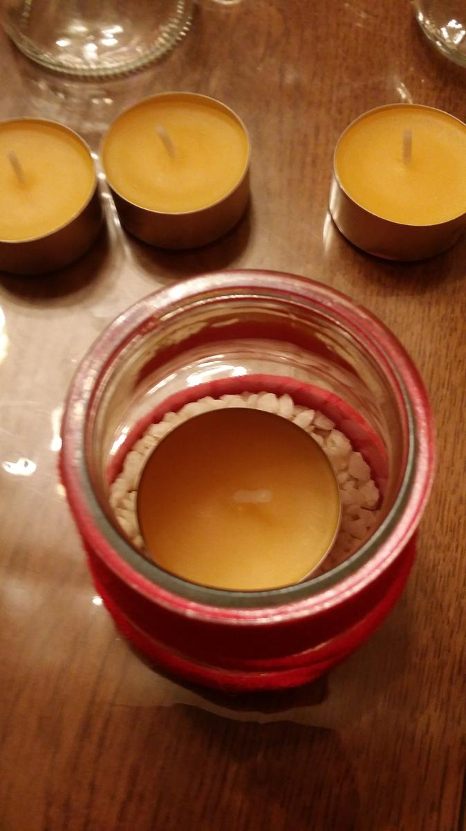 Añadimos las piedrecitas y la vela