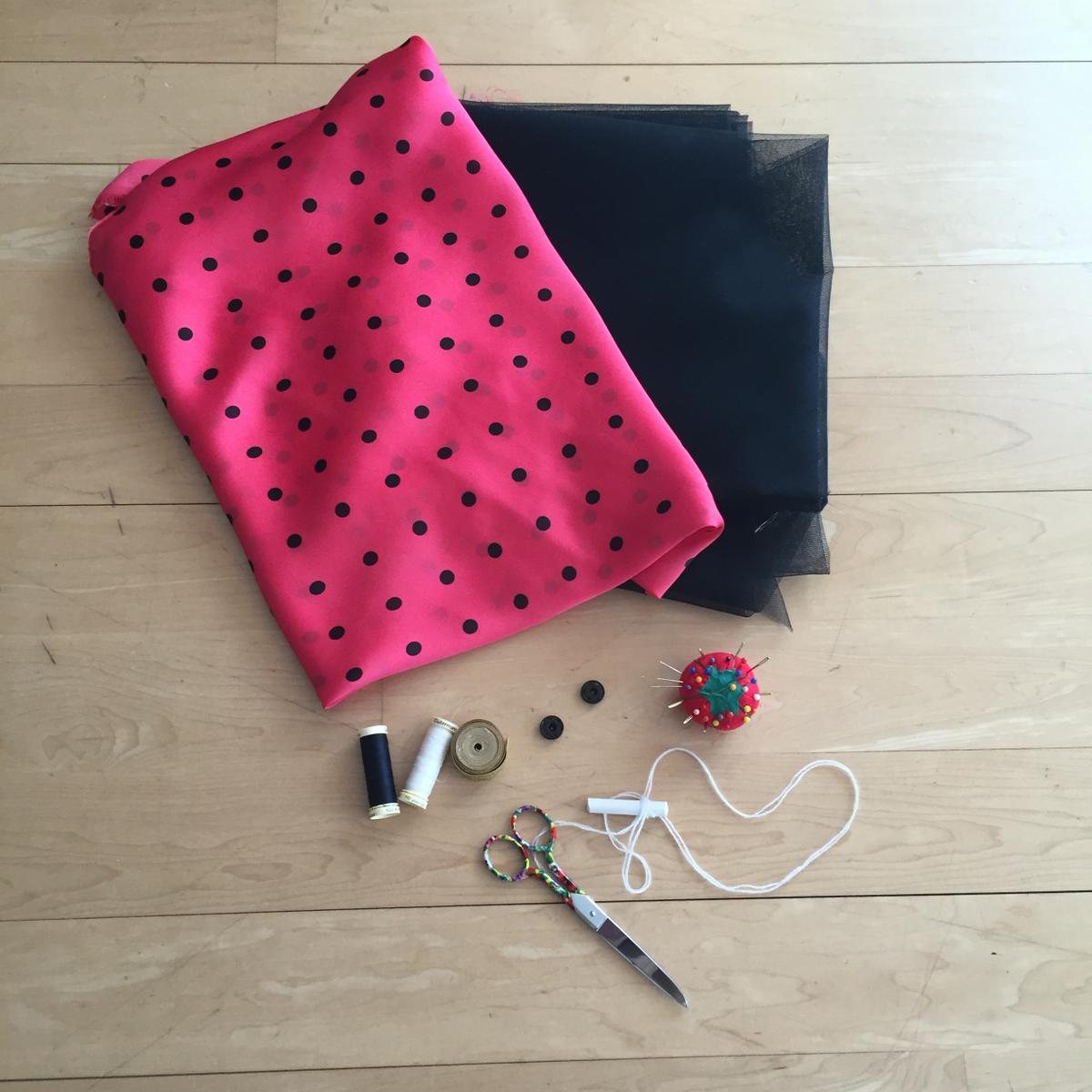 02-disfraz_chica_anos_50_-materiales