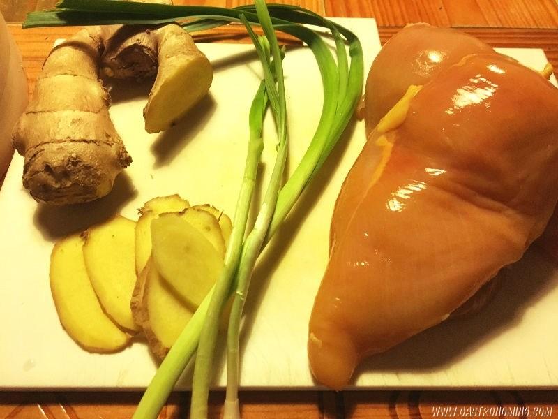 Pollo al vapor con jengibre