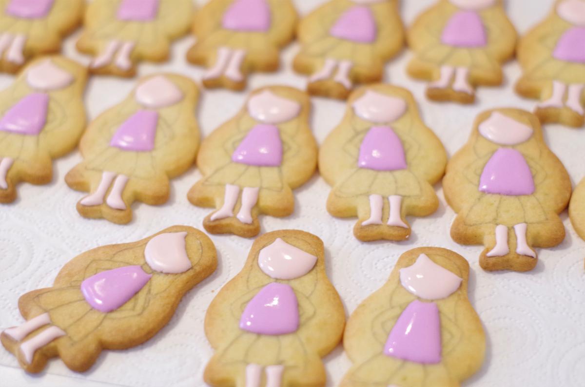 doctorcookies galletas decoradas muñeca Emma (2).JPG