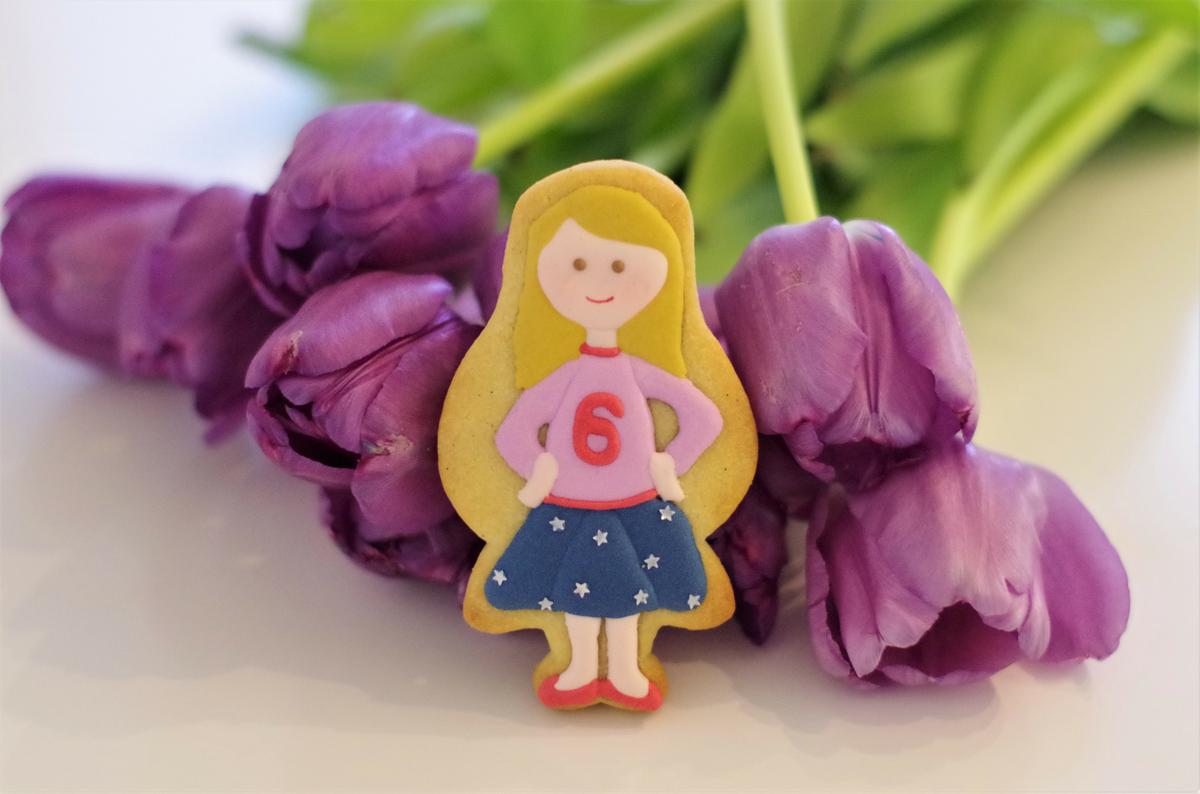 doctorcookies galletas decoradas muñeca Emma (5).JPG