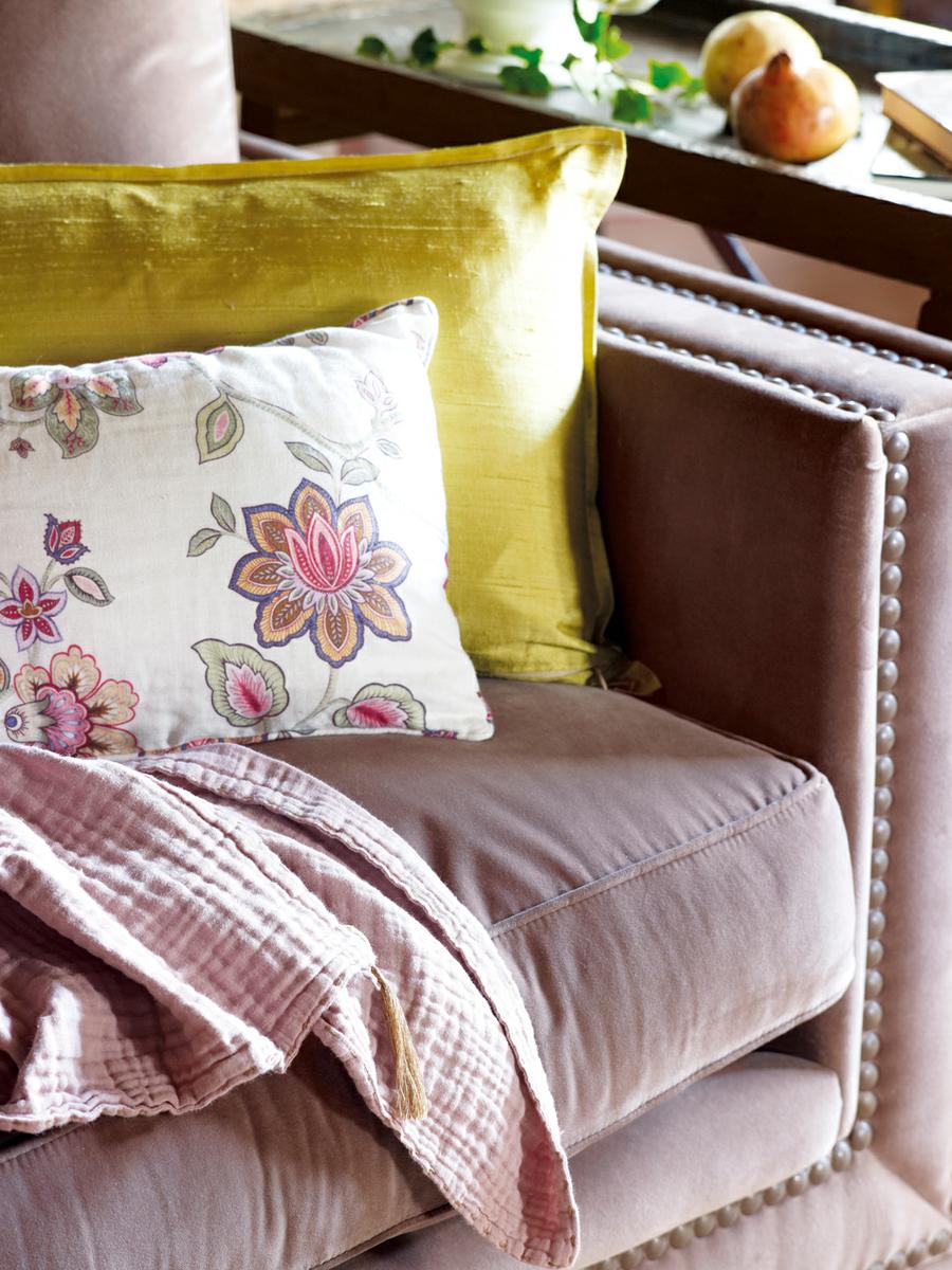 9sofa-de-terciopelo-morado-00376111_55244cc8