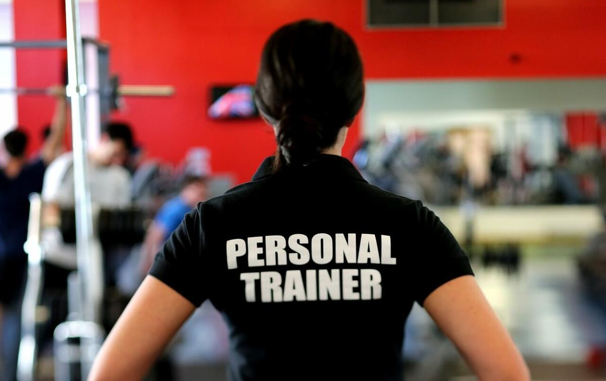 Pros y Contras de Tener Entrenador Personal