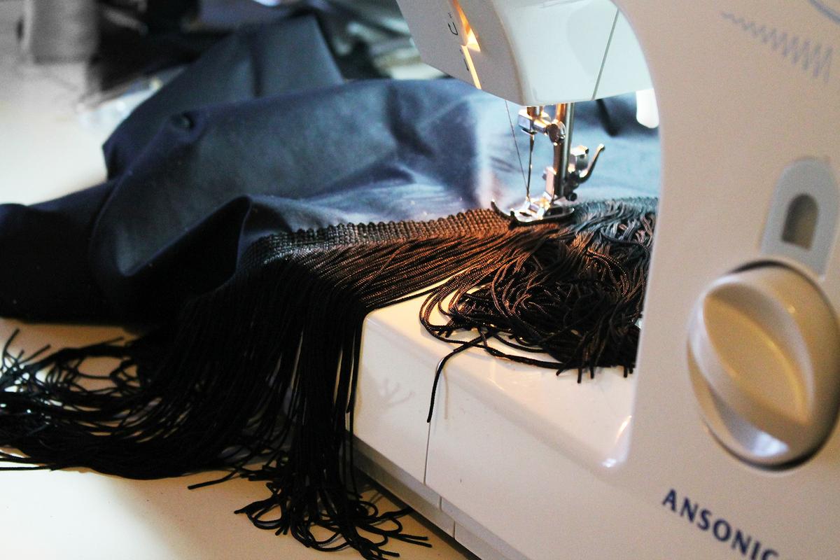 coser flecos al bajo vestido años 20.jpg