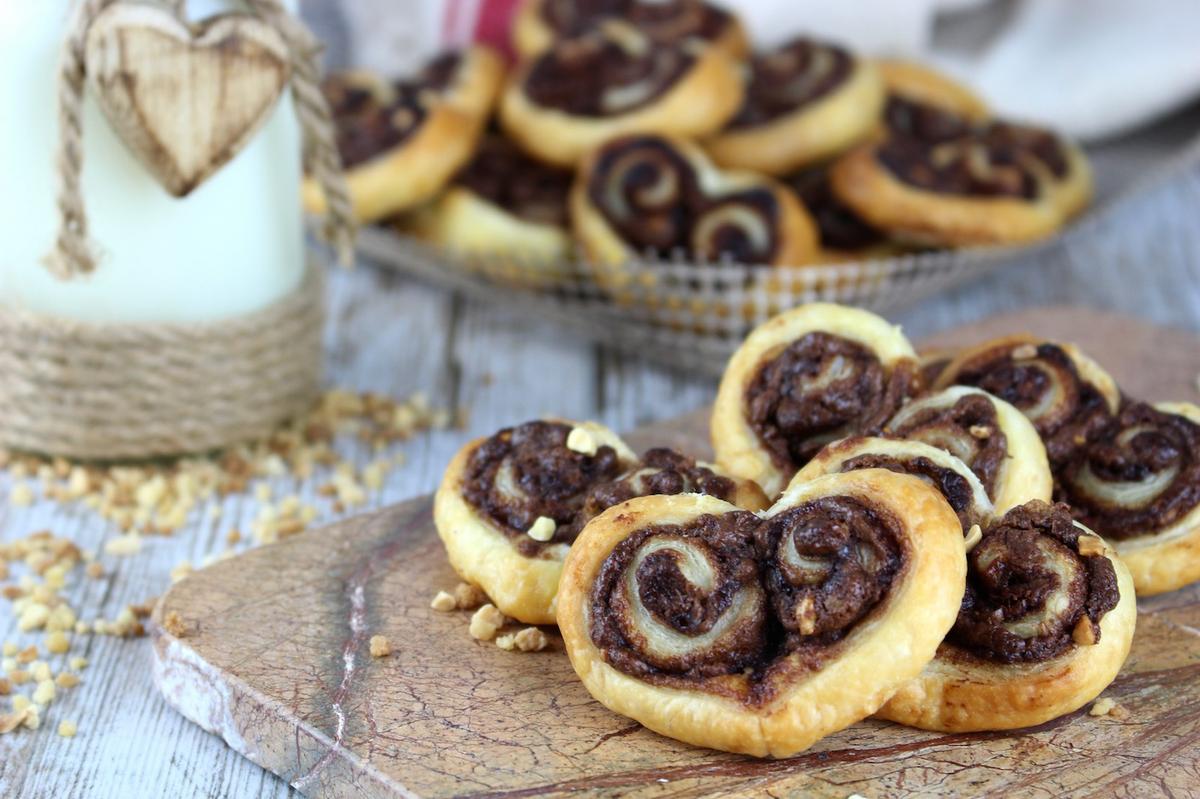 Palmeritas de hojaldre rellenas de nutella sin lactosa