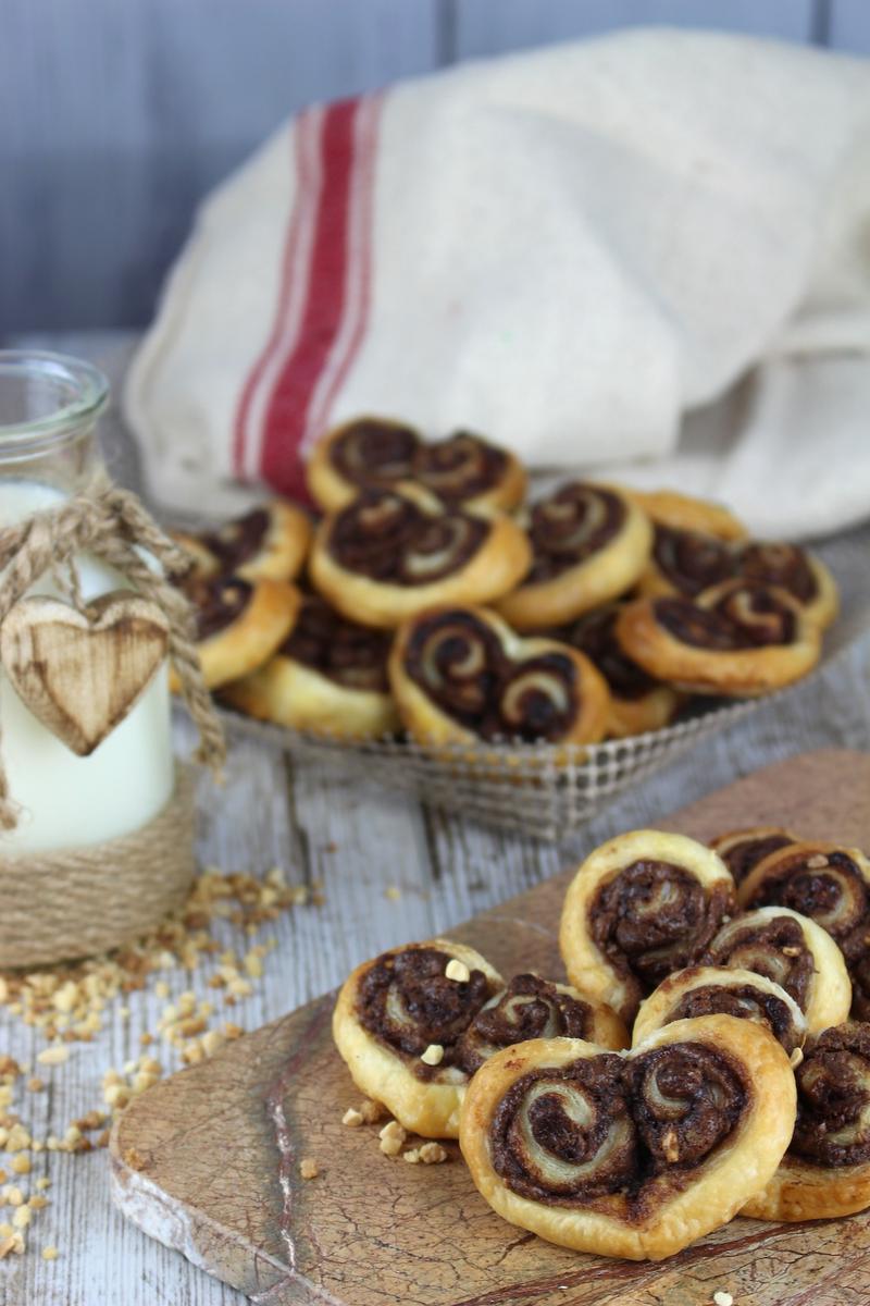 Palmeritas de hojaldre rellenas de nutella sin lactosa