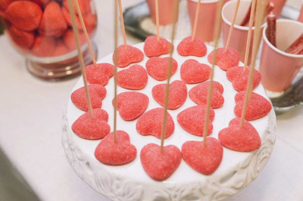 Boda urbana y elegante en el hotel Ritz de Madrid by Tu Día Perfecto Wedding Planner. Candy Bar boda, mesa de chuches