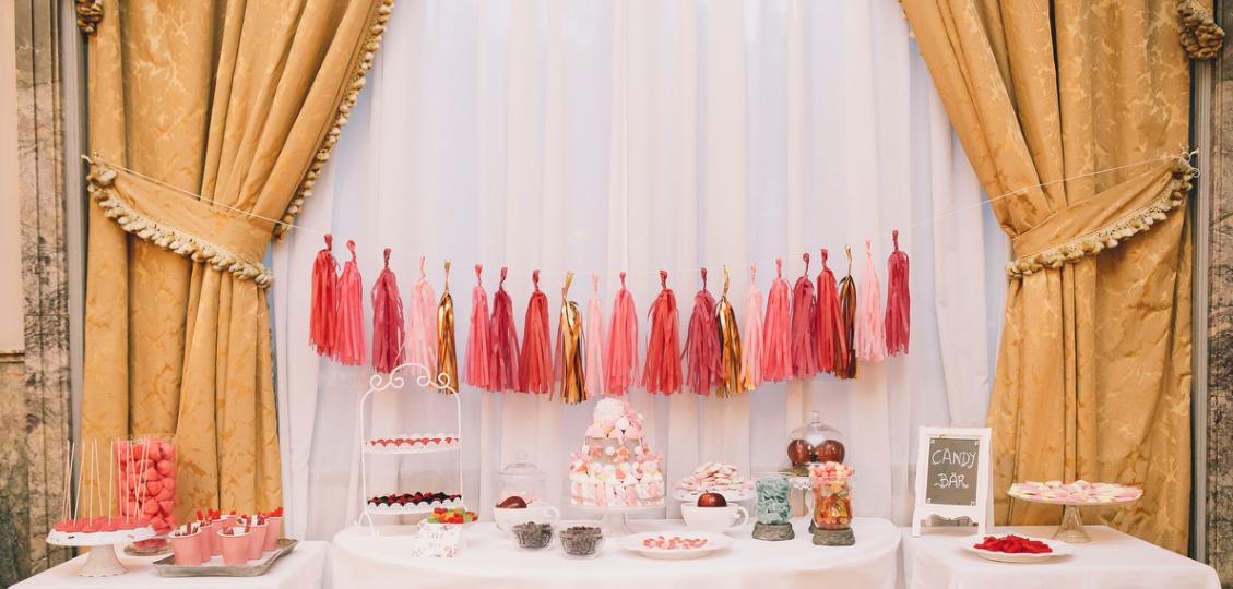 Boda urbana y elegante en el hotel Ritz de Madrid by Tu Día Perfecto Wedding Planner. Candy Bar boda, mesa de chuches