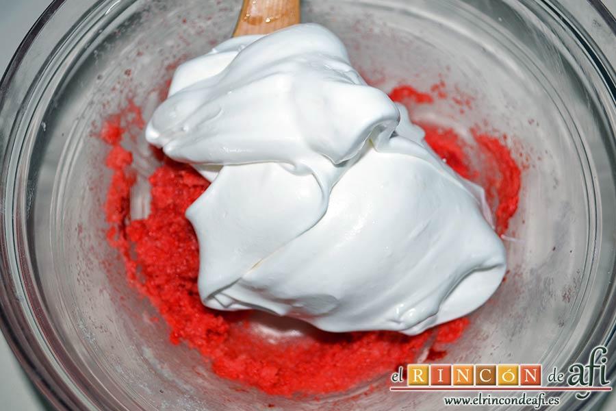 Macaroons de Lorraine Pascale, añadir poco a poco el merengue italiano